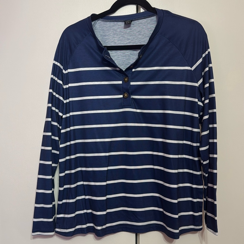 Adorable Navy Henley striped long sleeve t shirt.